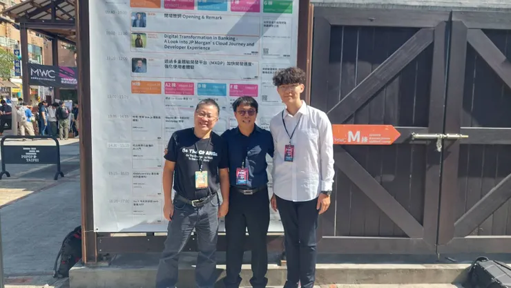 ModernWeb帶學生哲瀚與Hermes相遇