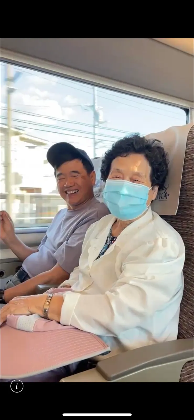 舒服坐上Hello Kitty的Haruka電車前往市區飯店 