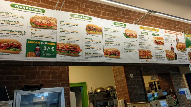 家鄉味（？）點了照燒雞肉口味Chisken Teriyaki，跟同學share12寸，便宜0.65€