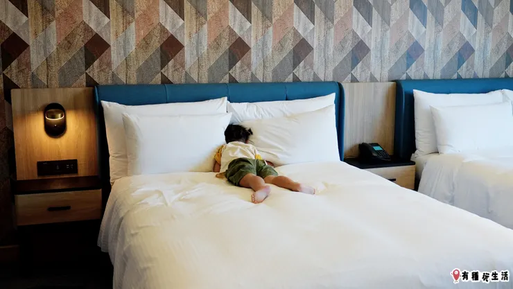 在哪裡跌倒，就那哪裡躺下吧！（床太好睡了）