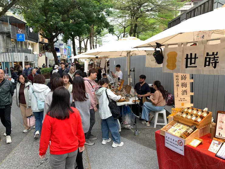 夢夢：還好下午人潮還不是最多的時候…