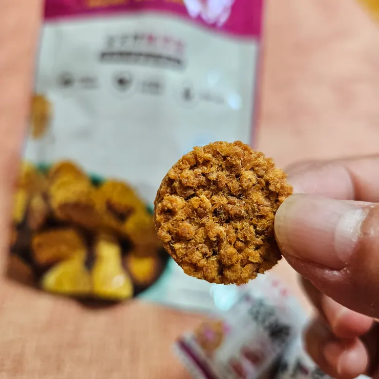 小小一顆的塊狀肉鬆