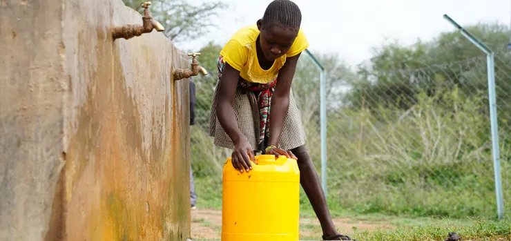 舊鞋救命也協助當地建立乾淨的飲用水，稱為：活水計畫。來源：舊鞋救命