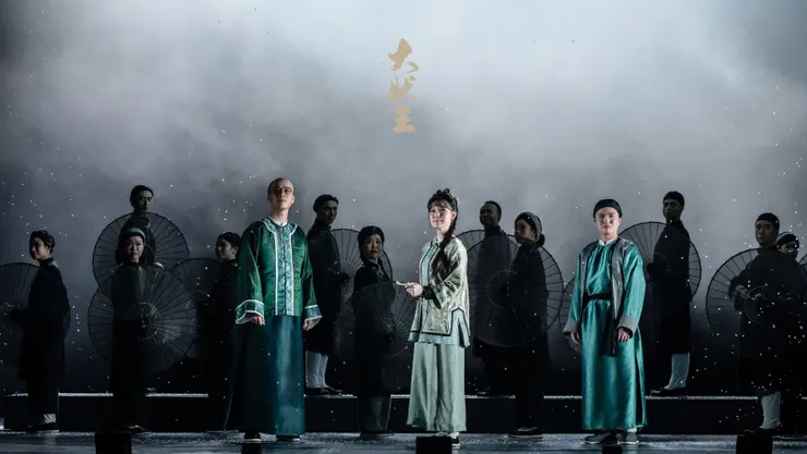 無論宋世傑（方唐鏡）做過多少好事，他以往做的壞事還是要償還（圖片來源：香港話劇團）