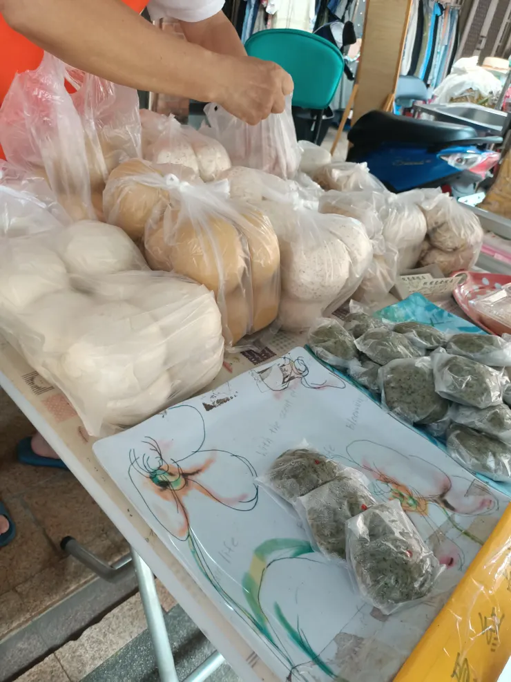 買了好吃的手工饅頭，一個12元