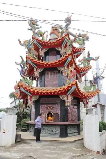 莊嚴隆重的金爐）圖片截圖於網路）