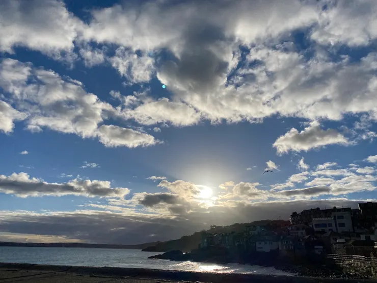 St Ives退潮的海岸跟陽光映照的美景