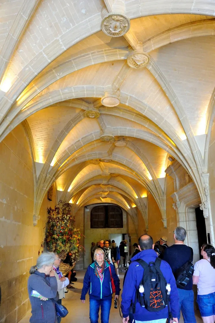 【地面層,一進門的前廳,穹頂雕飾精美,建於1515年。】