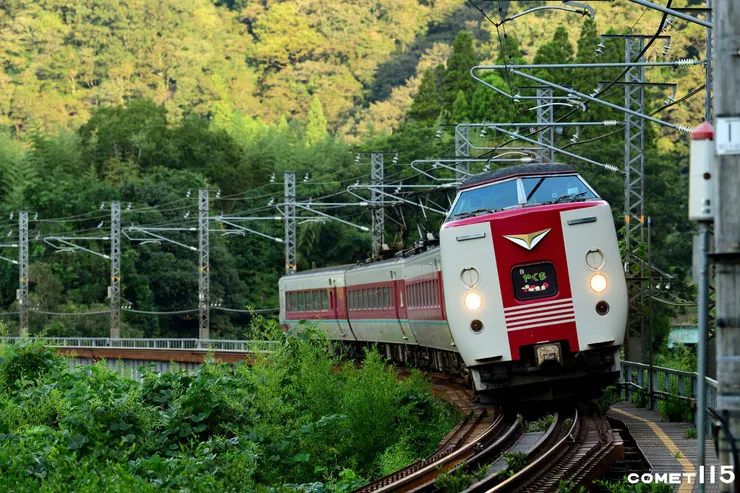第三高梁川橋的彎道是距離車站很近的名點(座標：34.855196,133.584157)