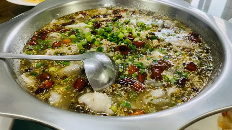 在馬祖也能吃到酸菜魚。