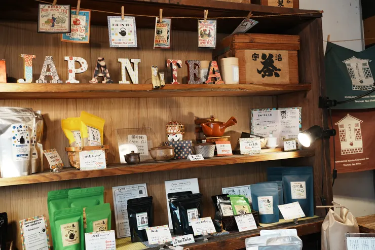 架上的各式茶類商品