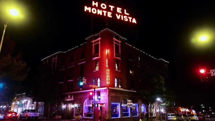 蒙地維斯塔飯店（Hotel Monte Vista）除了『電梯女孩』傳聞，還有不少靈異事件傳出。