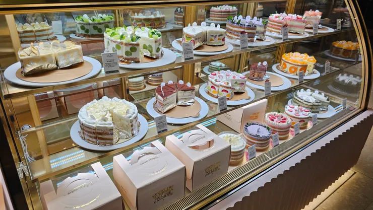 這是中壢大江購物中心的水果千層蛋糕專賣店!