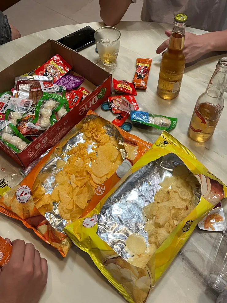 有活動時啤酒和洋芋片是必備!