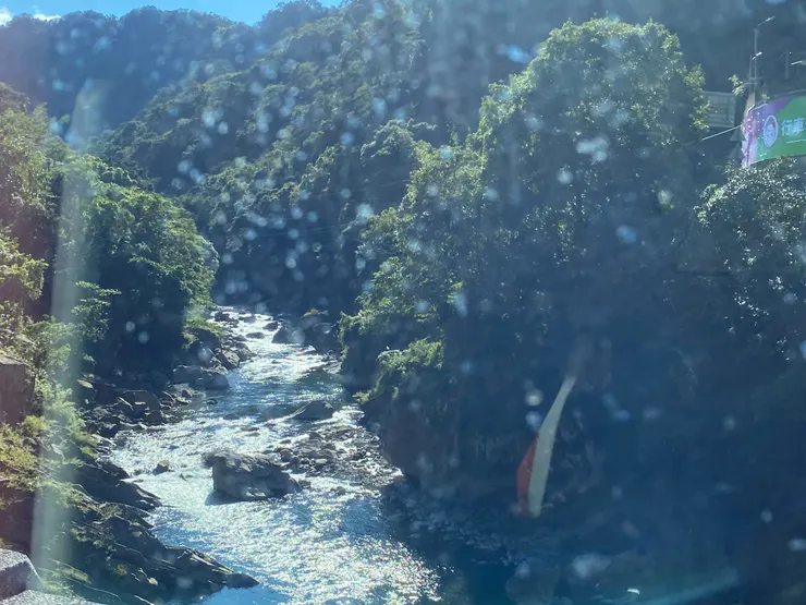 從車裡拍下的景色