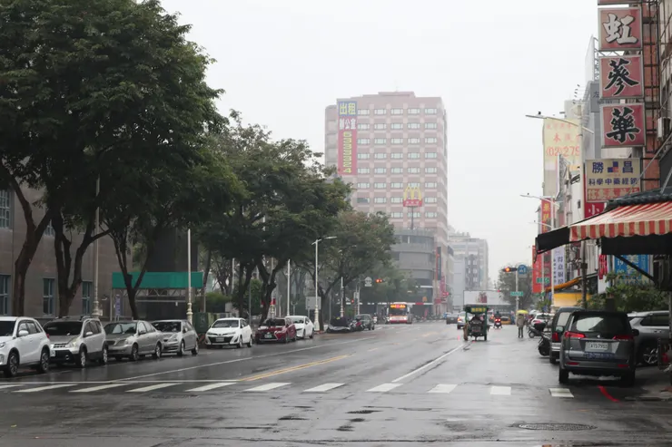 在大勇路那一頭的麥當勞
