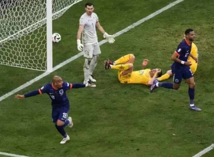 馬倫為荷蘭射成2:0