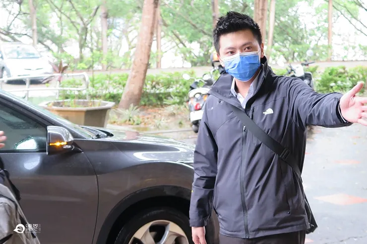 德恩生命禮儀公司的人員都經由嚴格篩選，且擁有政府的合格執照