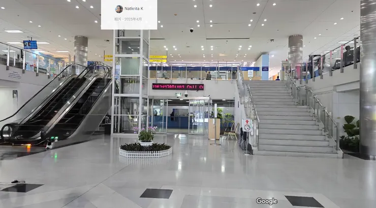 外交部1F: 入口處 (圖片來源 泰國外交部google評論)