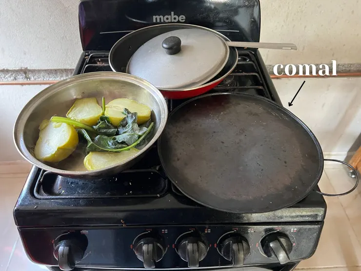 墨西哥家常必備的特殊廚具comal