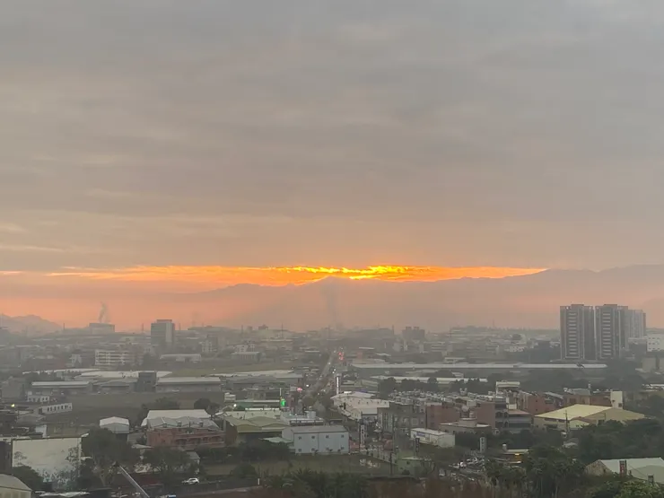 今早的八德太陽