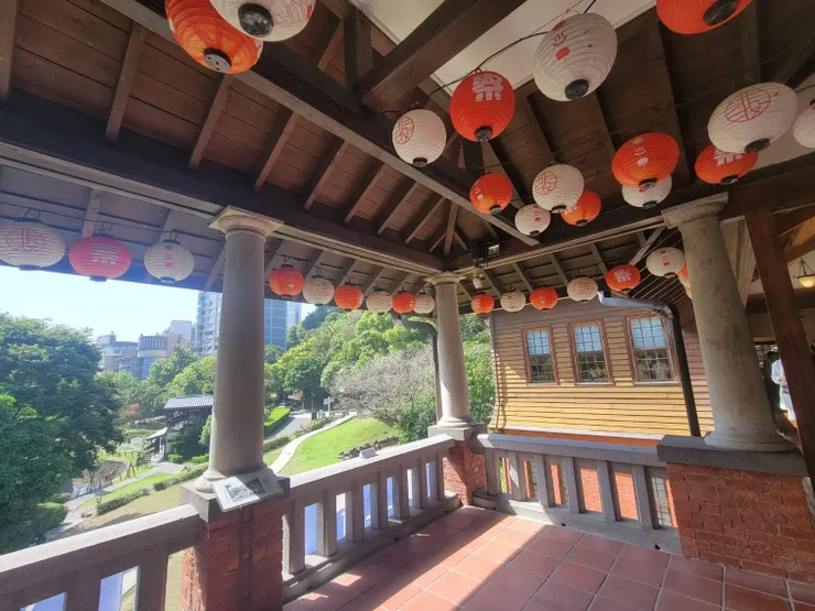 再往上走就能看到更好的美景