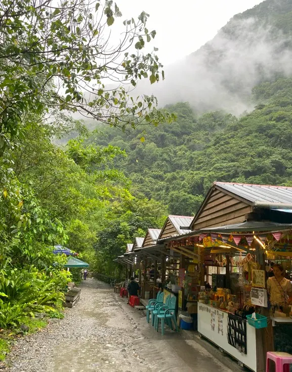 五間屋 這時候下雨都沒人