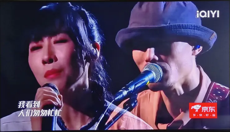 還是一遍遍聽著任素汐唱大夢