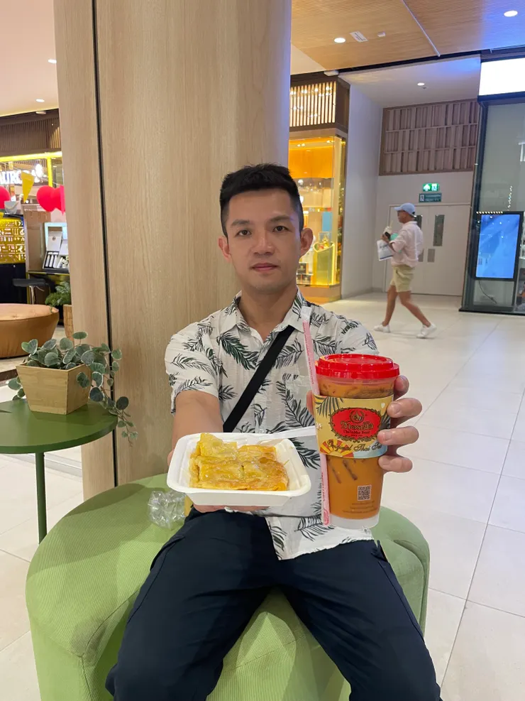 最愛吃甜食的胖，開心