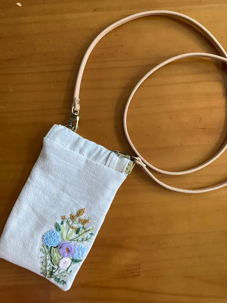 花草刺繡口金斜背包