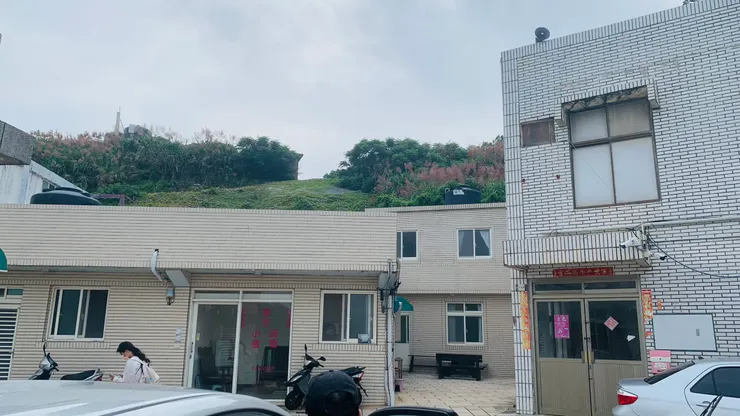 外觀不算起眼的東引小棧。