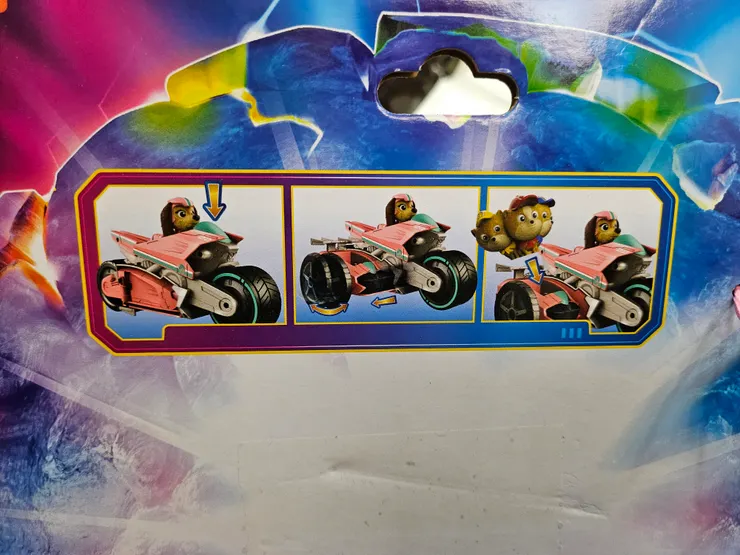 按壓綠色按鈕可變形三輪車