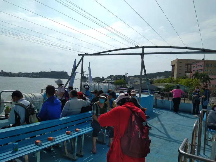 此時~外面風景漂亮,看一看有沒有警察。