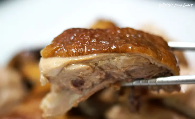 ▲元榆「煙燻甘蔗雞」與「招牌鹽水雞」/圖片來源：Betty's Jump Diary