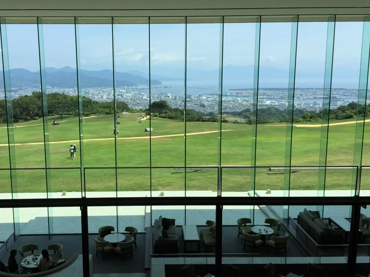 窗外風景如畫的日本平飯店