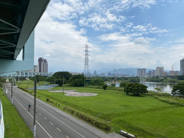 左側可見頂溪洲，部分仍留有自然風貌