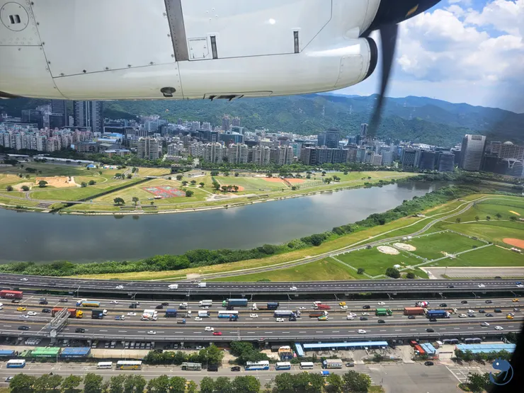 國道一號與迎風河濱公園