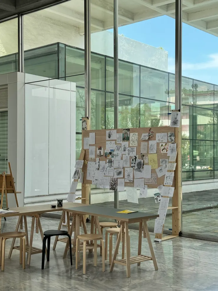 畫作想貼哪就貼哪