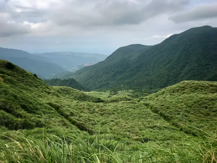 回望金山北海岸，可惜天氣不夠好，視野不夠遠
