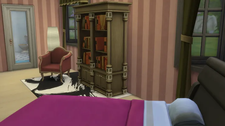 睡房很女性化，用了較深的粉紅為主色。