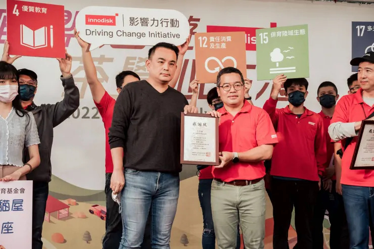 「宜鼎國際教育基金會」捐贈貓屋50座以及600公斤貓糧給協會分發中途單位