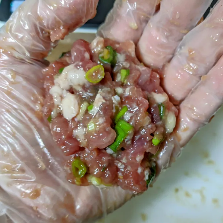 來回拍打有助於空氣排出