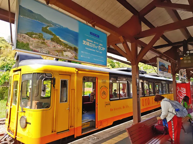 僅有一截車廂的丹鉄列車