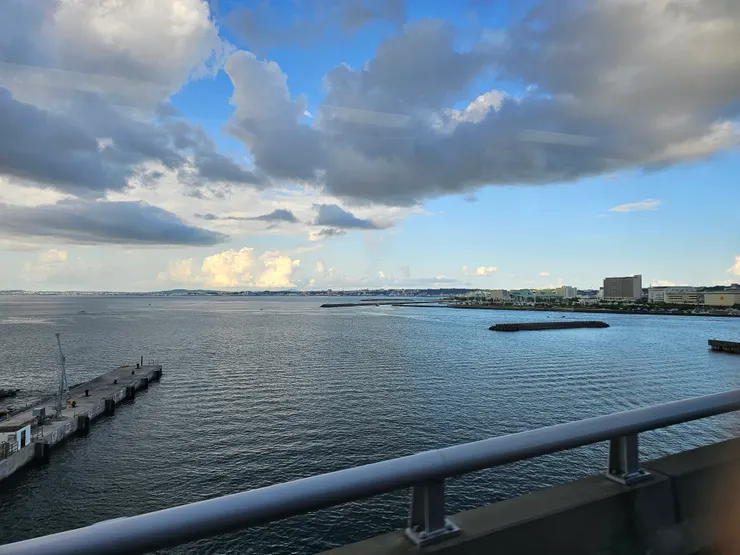 巴士沿途海景。