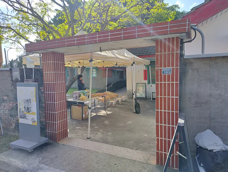 賣古早小玩具小零嘴的店家