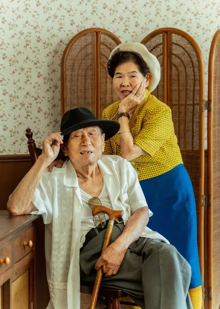 台南最酷的全家福攝影師｜連阿公阿嬤都拍得開懷大笑｜化妝寫真加