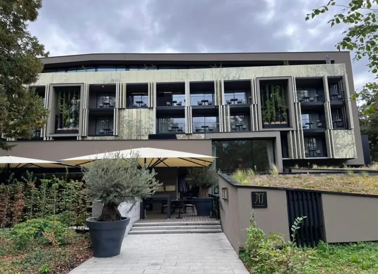 簡單素雅的餐廳