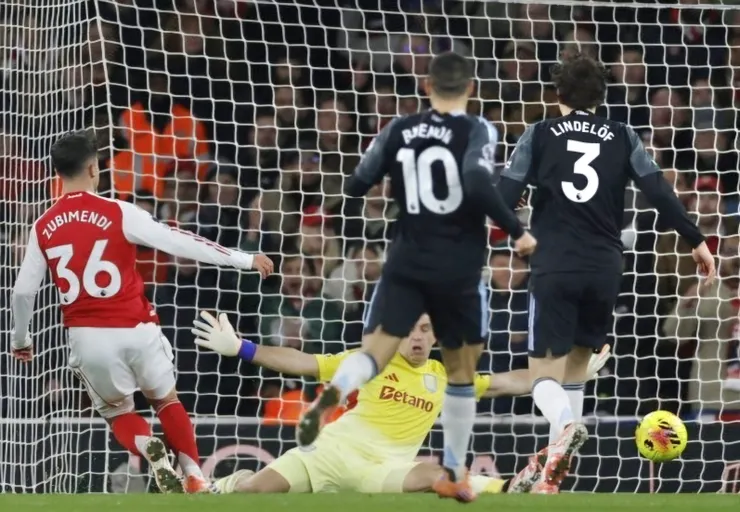 蘇比文迪近門破網助阿仙奴領先2:0