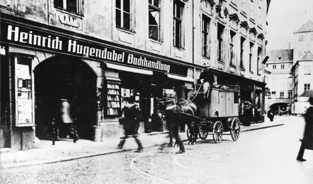 1893年，第一間Hugendubel書店在慕尼黑Salvatorplatz開幕