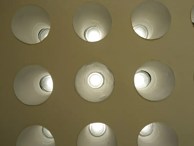 餐桌靠窗處的採光罩